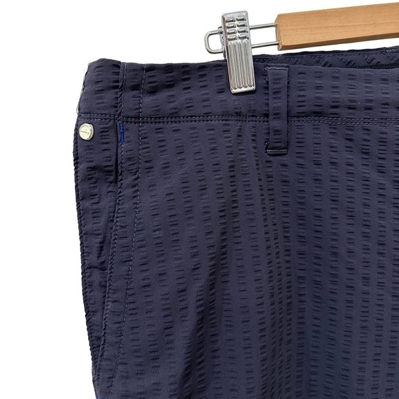 Tommy Bahama Men's 38 Shorts Textured Navy Seersucker Performance Flex Waist - Picture 2 of 8